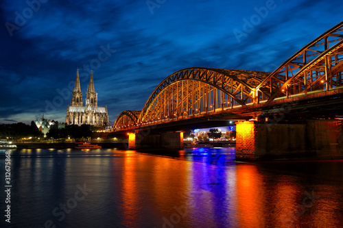 Köln bei Nacht © Holger