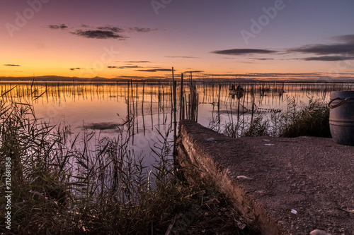 Una puesta de sol desde una laguna 6 © Miguel
