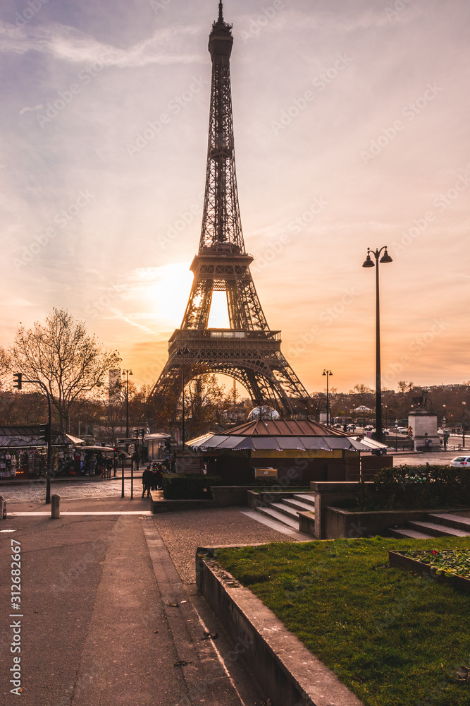 Best Eiffeltower sunset vertical view