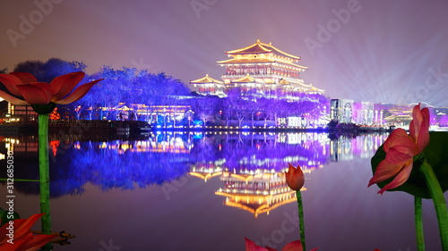 中国 西安 大雁塔 広場 夜景