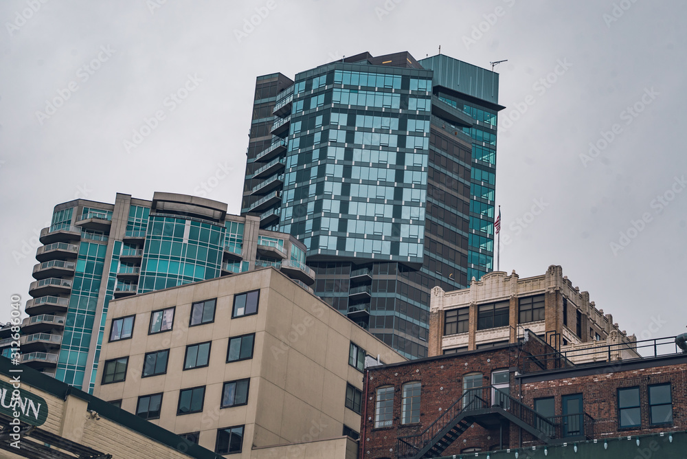 Fototapeta premium Seattle urban architecture and urban traffic roads