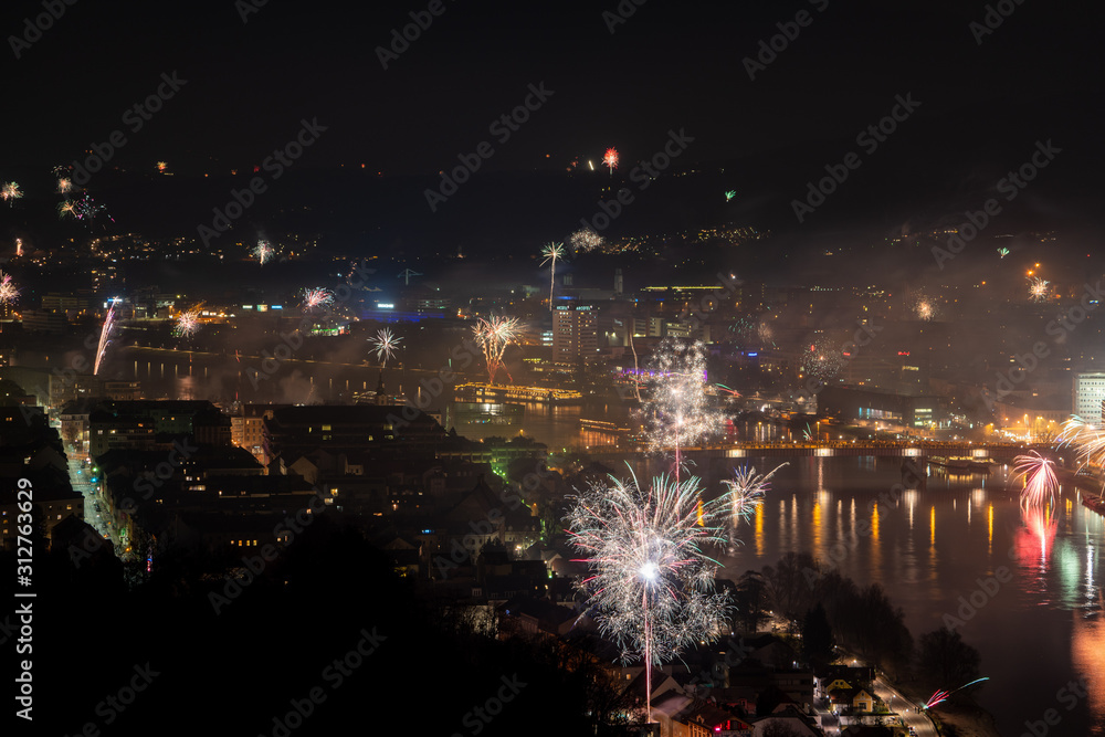 Silvester Feuerwerk in Linz Oberösterreich 2019/2020 Silvester Feuerwerk in Linz Oberösterreich 2019/2020