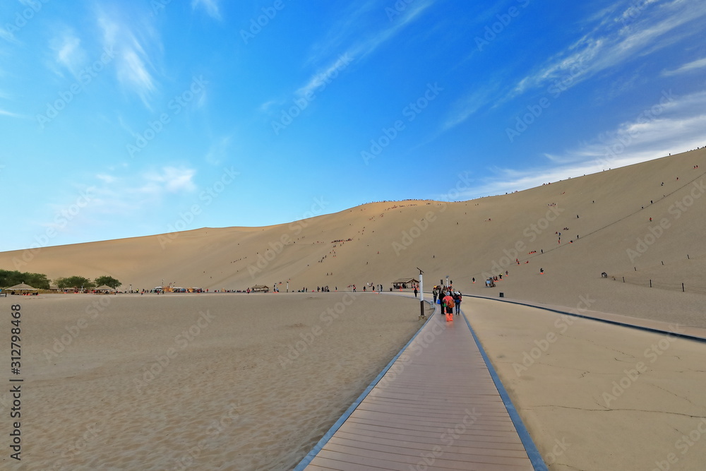 Sand climbers on the dunes around Crescent lake-Yueyaquan oasis. Dunhuang-Gansu-China-0680