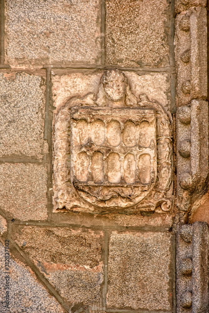 Escudo en edificio de Segovia
