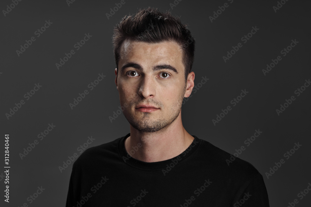 Fototapeta premium portret młodego mężczyzny