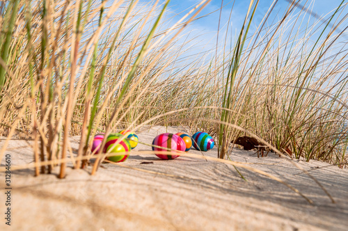 Ostereier in den Dünen, Nordstrand Göhren auf Rügen