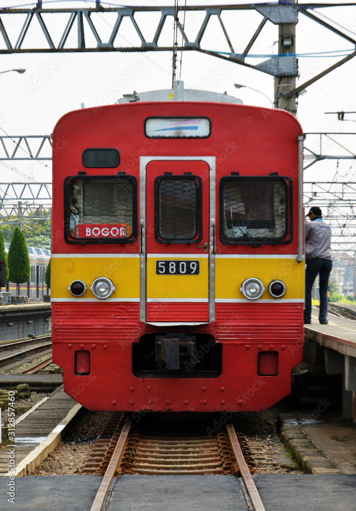 Fototapeta premium Commuter train in Bogor Train Station