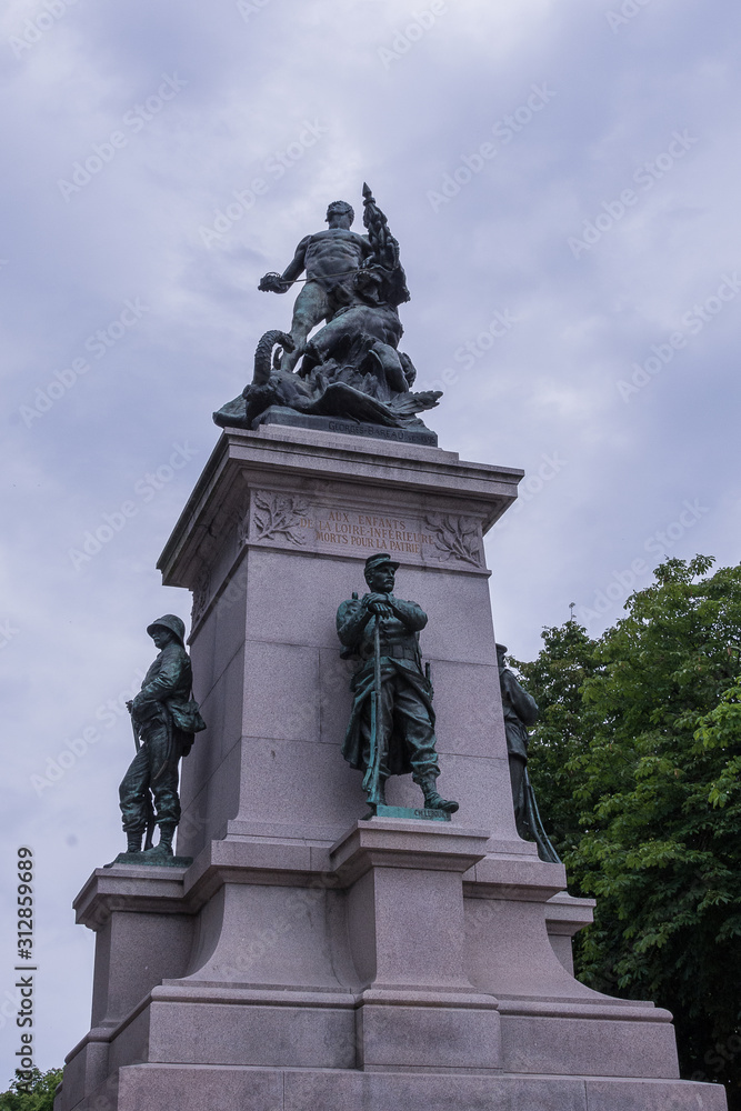 Nantes, Statue