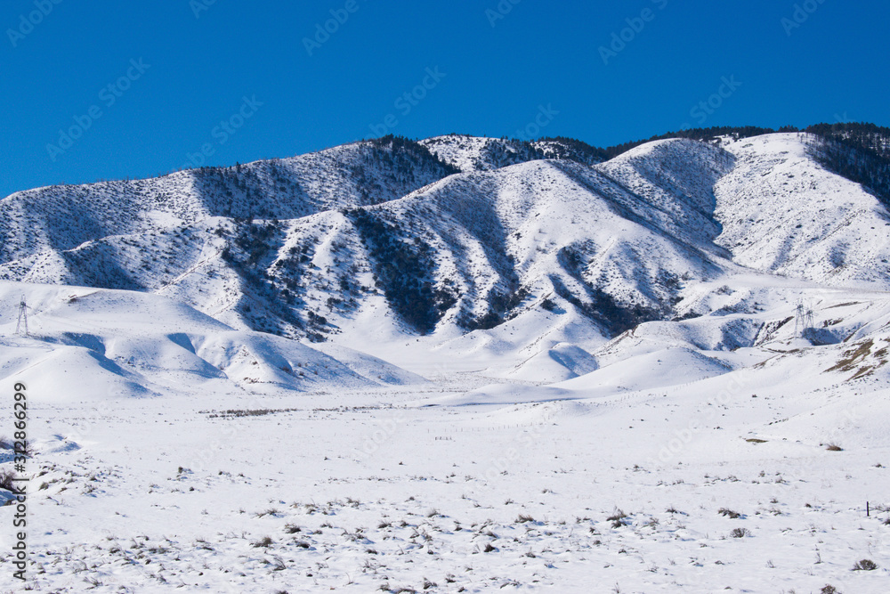 mountains in winter in Fraizer Park, California