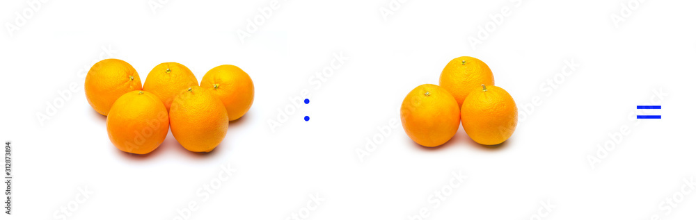 División sencilla entre naranjas, cálculo matemático de división. División sencilla entre naranjas, cálculo matemático de división.