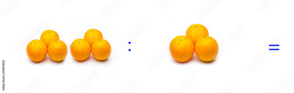 División sencilla entre naranjas, cálculo matemático de división. División sencilla entre naranjas, cálculo matemático de división.