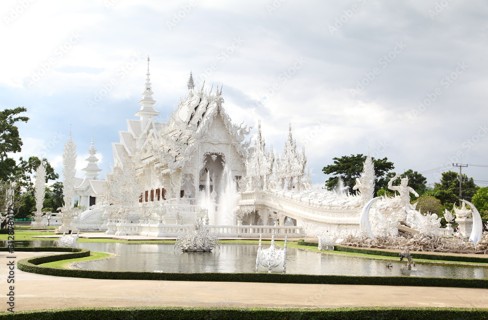 Naklejka premium Famous white church in Wat Rong Khun, Chiang Rai province, north