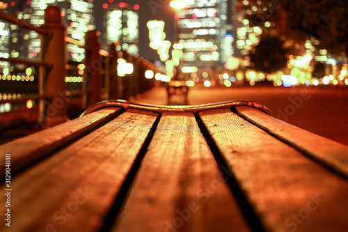 木製のベンチのアップ