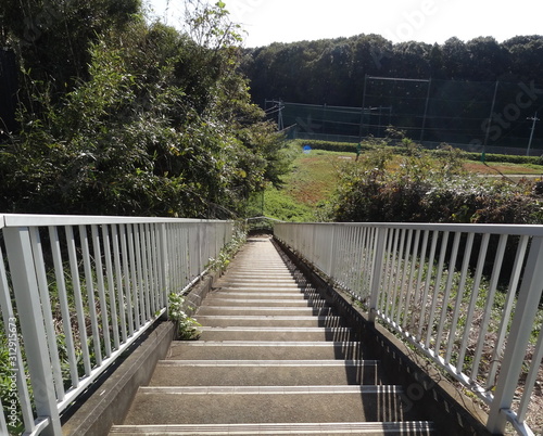 グラウンドに続く階段