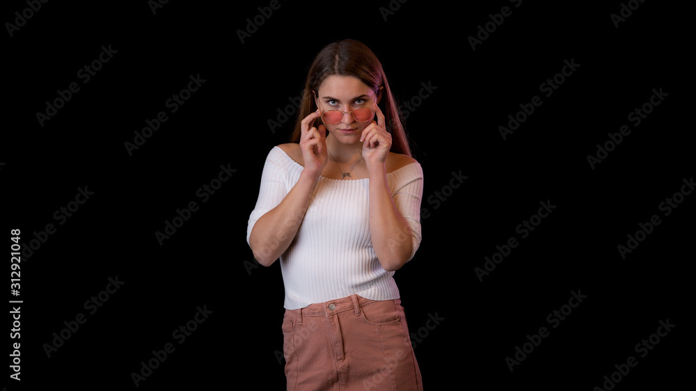 Obraz premium sexy attraktive junge Frau mit Sonnenbrille