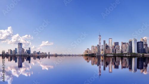 panoramic view at the skyline of new  york © frank peters