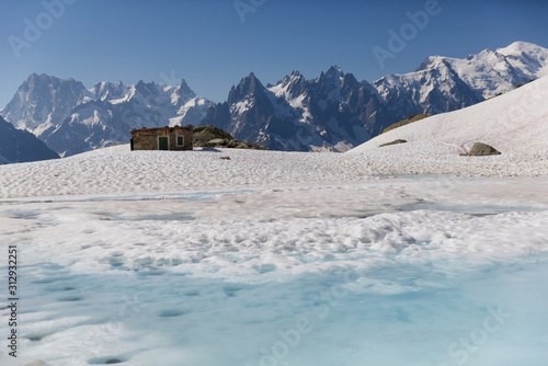 Ancien refuge du lac blanc à Chamonix