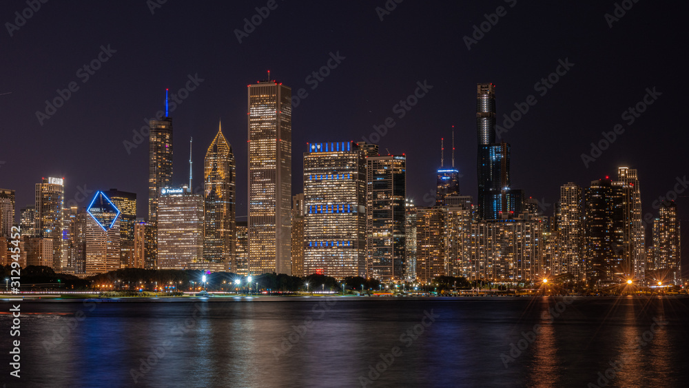 Skyline von Chicago Illinois am Abend