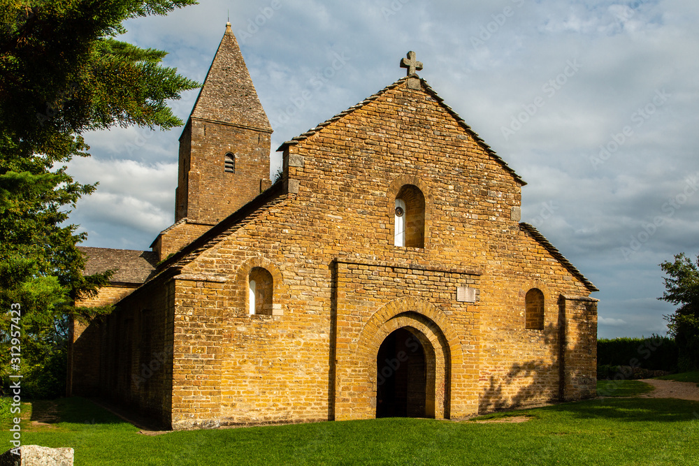 Kirche von Brancion im Burgund