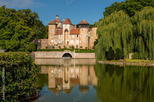 Schloss Sercy im Burgund in Frankreich