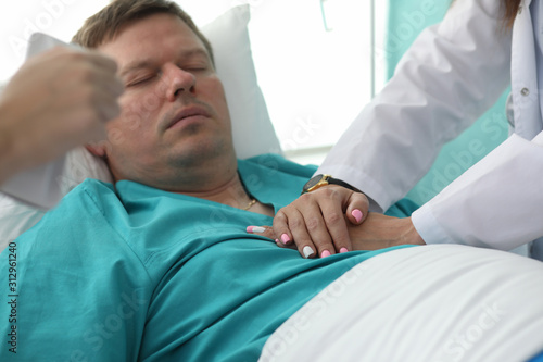 Resuscitator making heart massage