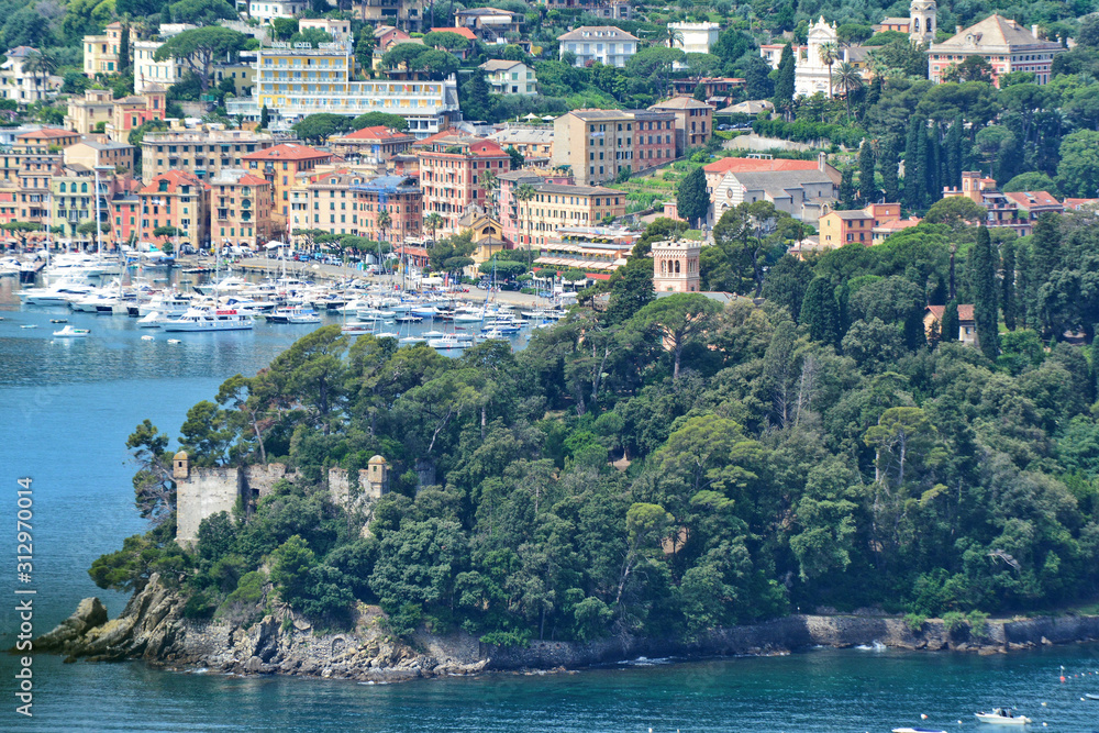 Panorama di Rapallo dalla frazione di Sant'Ambrogio a Zoagli