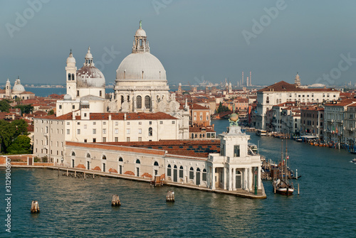 Venice, Italy: Basilica di Santa Maria della Salute und Punta della Dogana, Grand Canal. In the morning sun © Olaf
