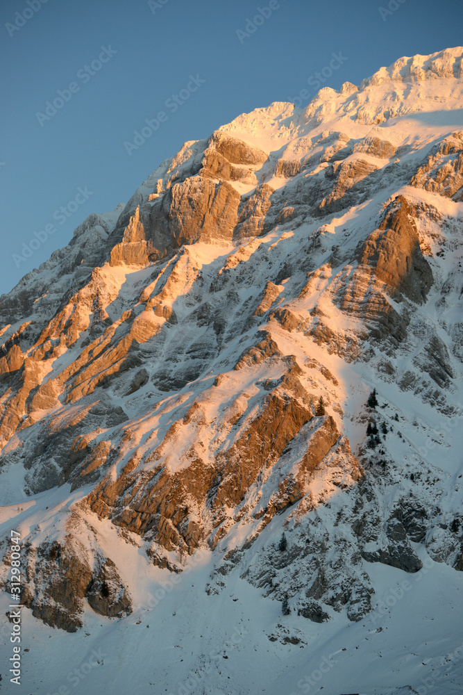 coucher de soleil sur la montagne - Suisse