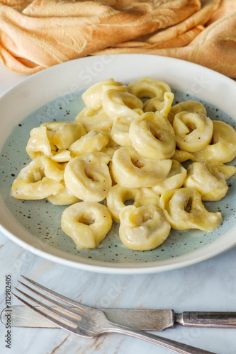 Butter Parmesan Tortellini Alfredo