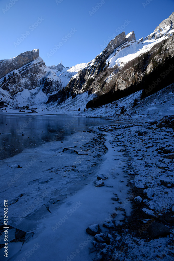 Seealpsee en hiver - Suisse