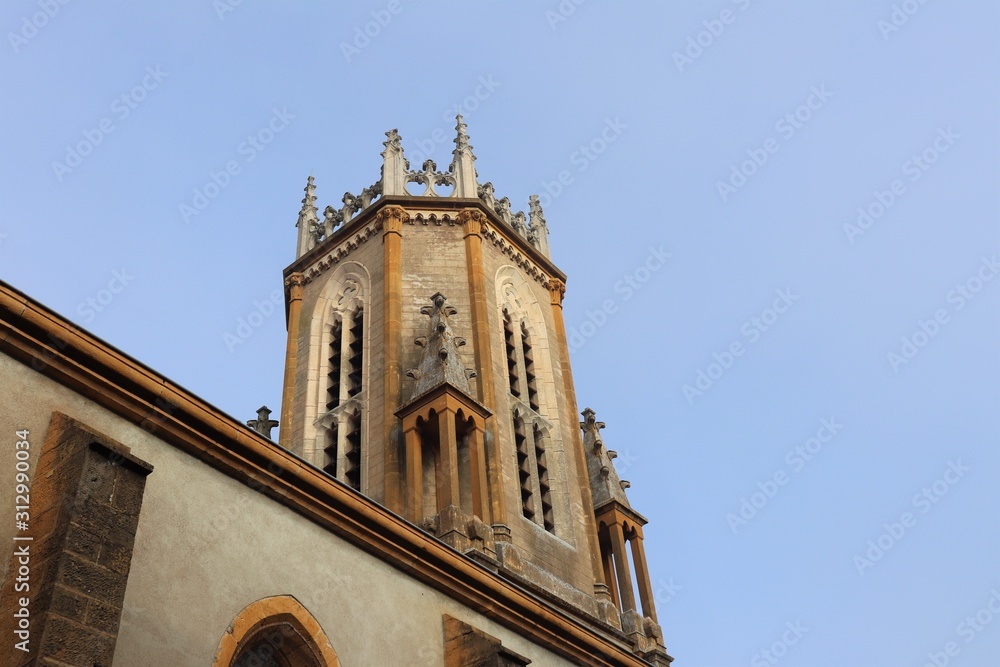 Eglise Saint Georges du village de Chevinay - Département du Rhône - France - Vue extérieure