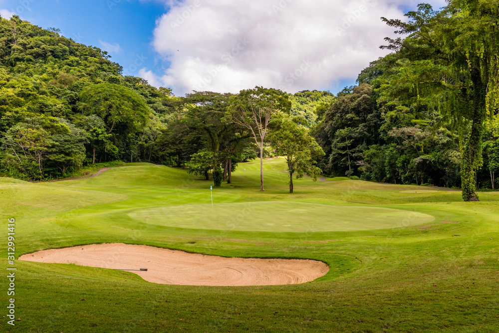 Obraz premium Landscape at the golf course. Tropical zone