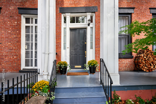 Konstfotografi A view of a historic brownstone building in an iconic neighborhood of Manhattan,