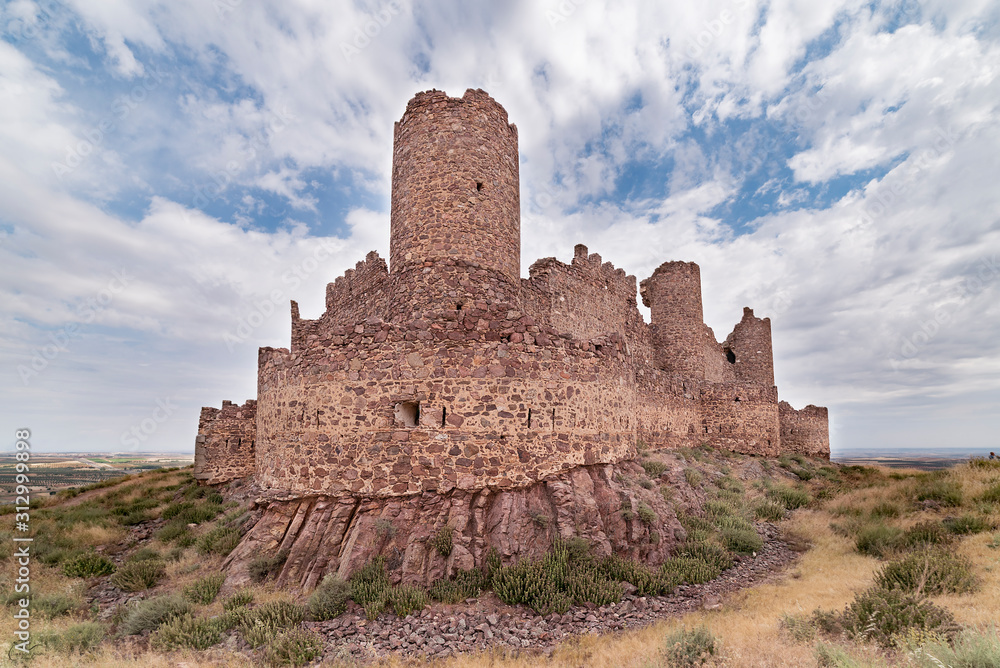  Ruins of the castle of Almonacid, Toledo