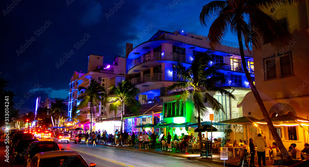 Obraz premium Ocean Drive Miami Beah South Beach Florida USA America Amerika