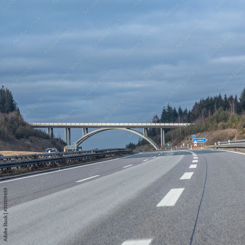 Obraz premium empty highway with modern bridge in Bavaria, Nabburg