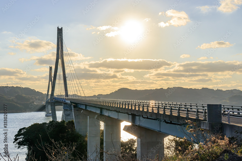 Obraz premium 鷹島肥前大橋と夕焼け 佐賀県唐津市 Takashimahizen bridge and Sunset Saga Karatsu city