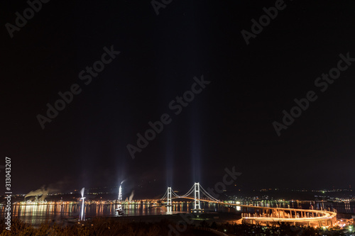 夜の白鳥大橋と工場夜景