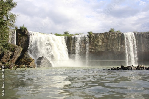 バンメトートの観光スポット：Đray Sáp Waterfall