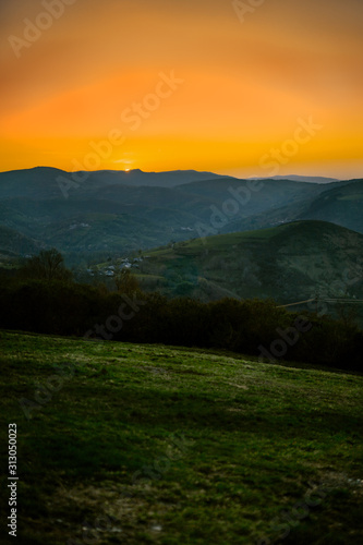 Sonnenuntergang in den Bergen