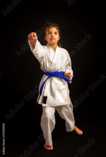 kata karate girl