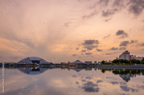Canvas Print Sunrise at Kallang lake over look to Singapore Sport hub