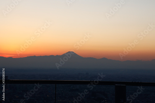 富士山の見える夕暮れ