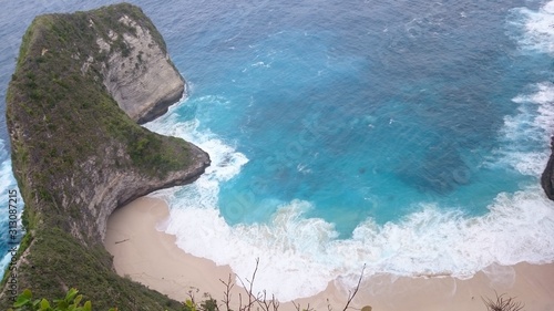 Nusa Penida, natural beauty, amazing coast, hugh stones in the sea