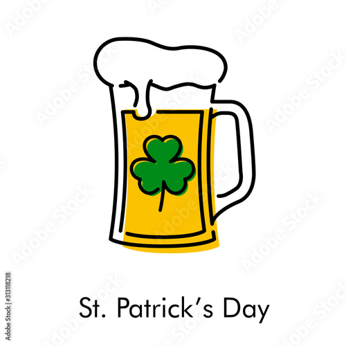 Día de San Patricio. Icono plano lineal jarra de cerveza de cristal con espuma con trébol con color amarillo y verde