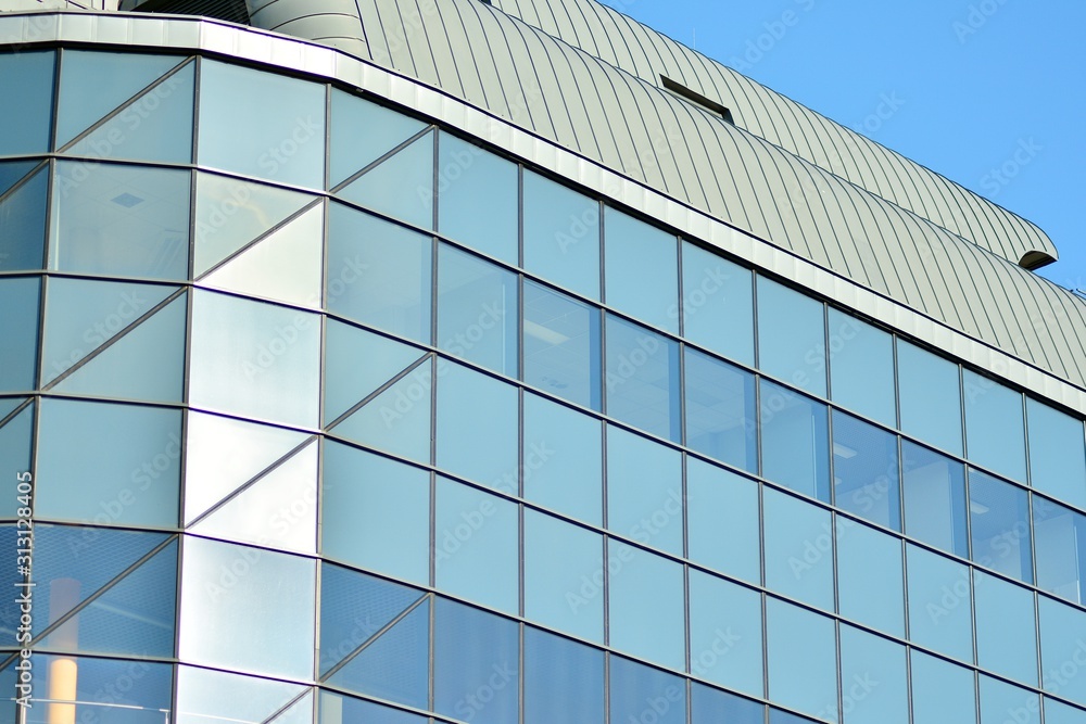 Obraz premium The windows of a modern building for offices. Business buildings architecture.