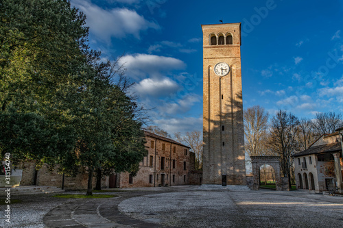 Sesto al Reghena con la torre campanaria medioevale, in una bellissima giornata photo