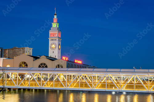 Sunrise from San Francisco's Embarcadero 