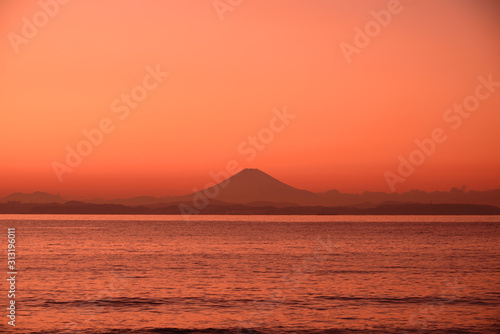 富士山夕景 © tkpho