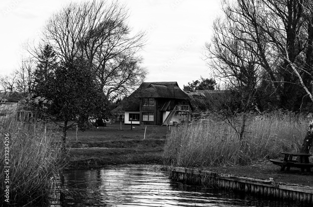 Obraz premium Old nostalgic house